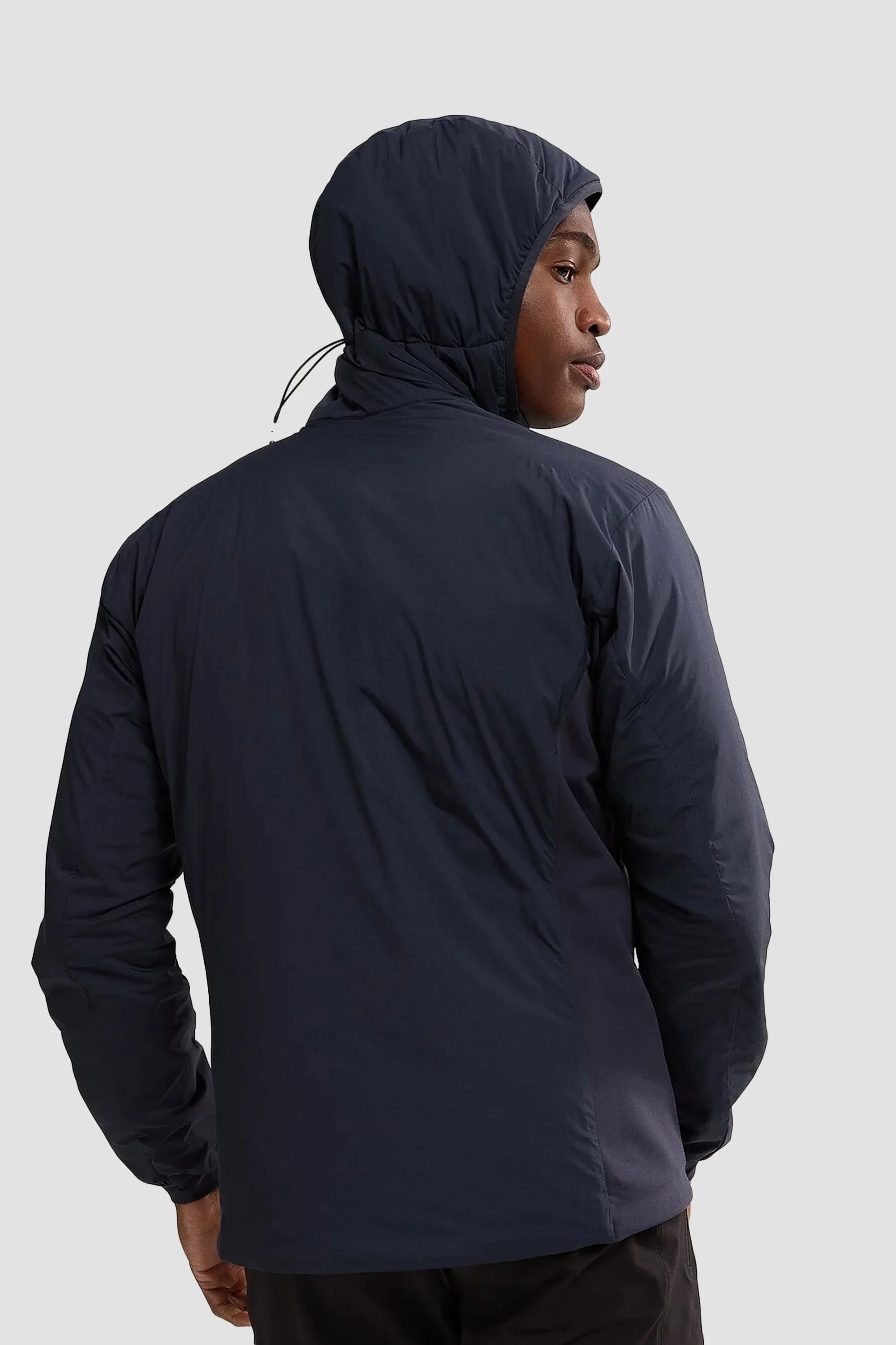 Arc'teryx Men's Atom Hoody in Black Sapphire